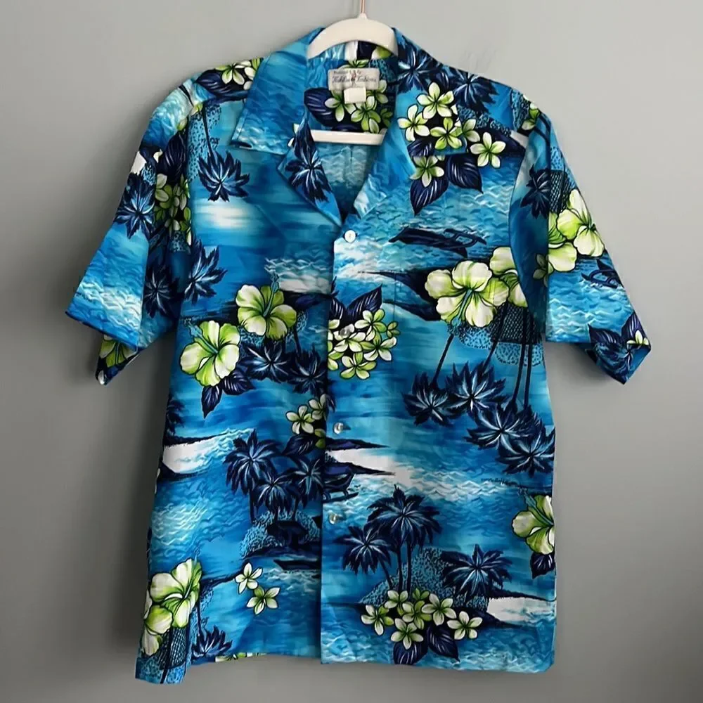 Vintage Men’s L blue floral Hawaiian shirt